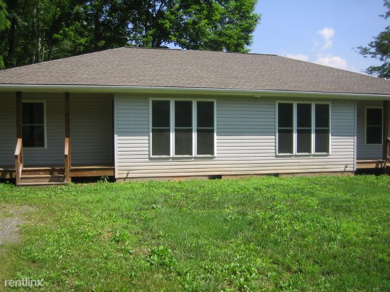 19 Half Moon Dr, Swannanoa, NC 28778 Townhome Rentals in Swannanoa NC