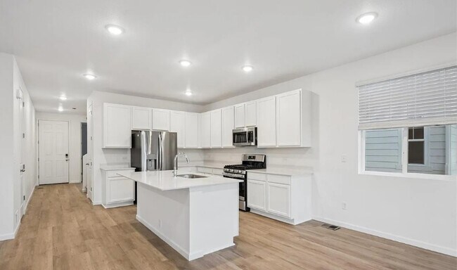 Building Photo - 920 Steppe Ln