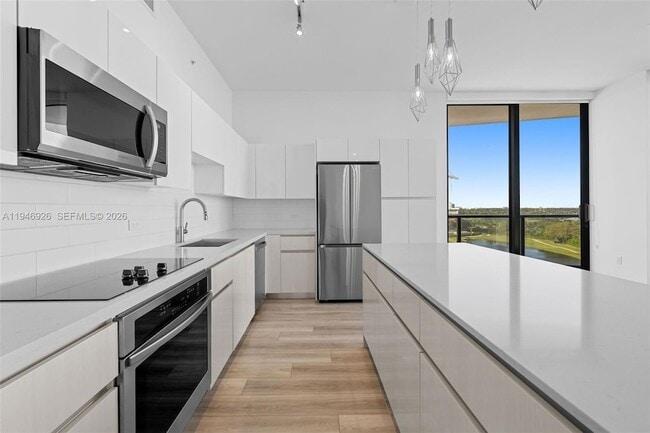 Foto del edificio - 101 Diplomat Pkwy