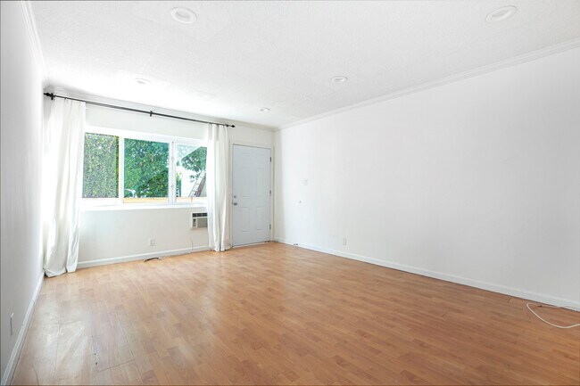 Foto del edificio - 14319 Tiara St