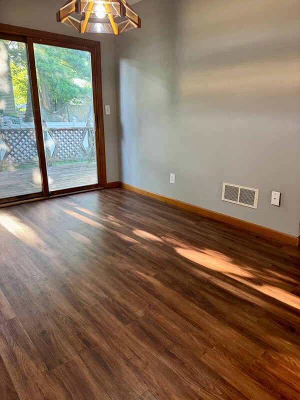 Foto del edificio - 403 S Park Square Dr