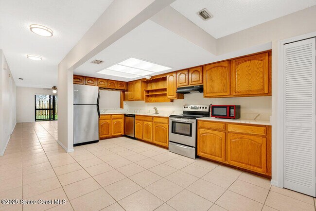 Foto del edificio - 5610 N Banana River Blvd