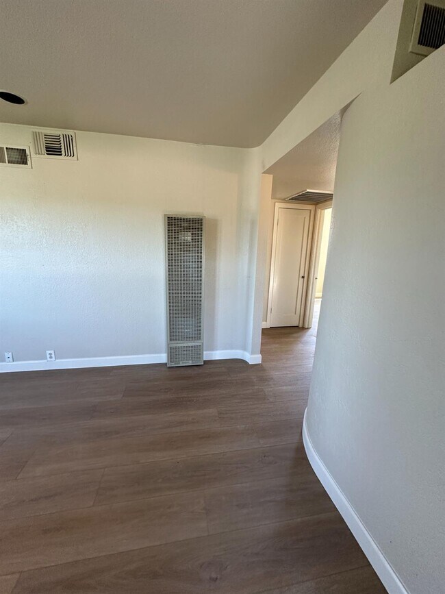 Foto del edificio - 3083 E Rose Ave