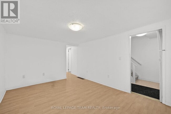 Photo du bâtiment - 6264 Perth St