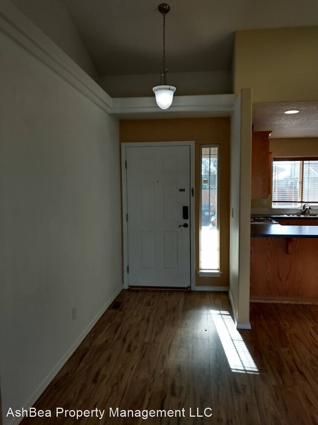 Building Photo - 3 br, 2 bath House - 4993 Toledo Avenue NE