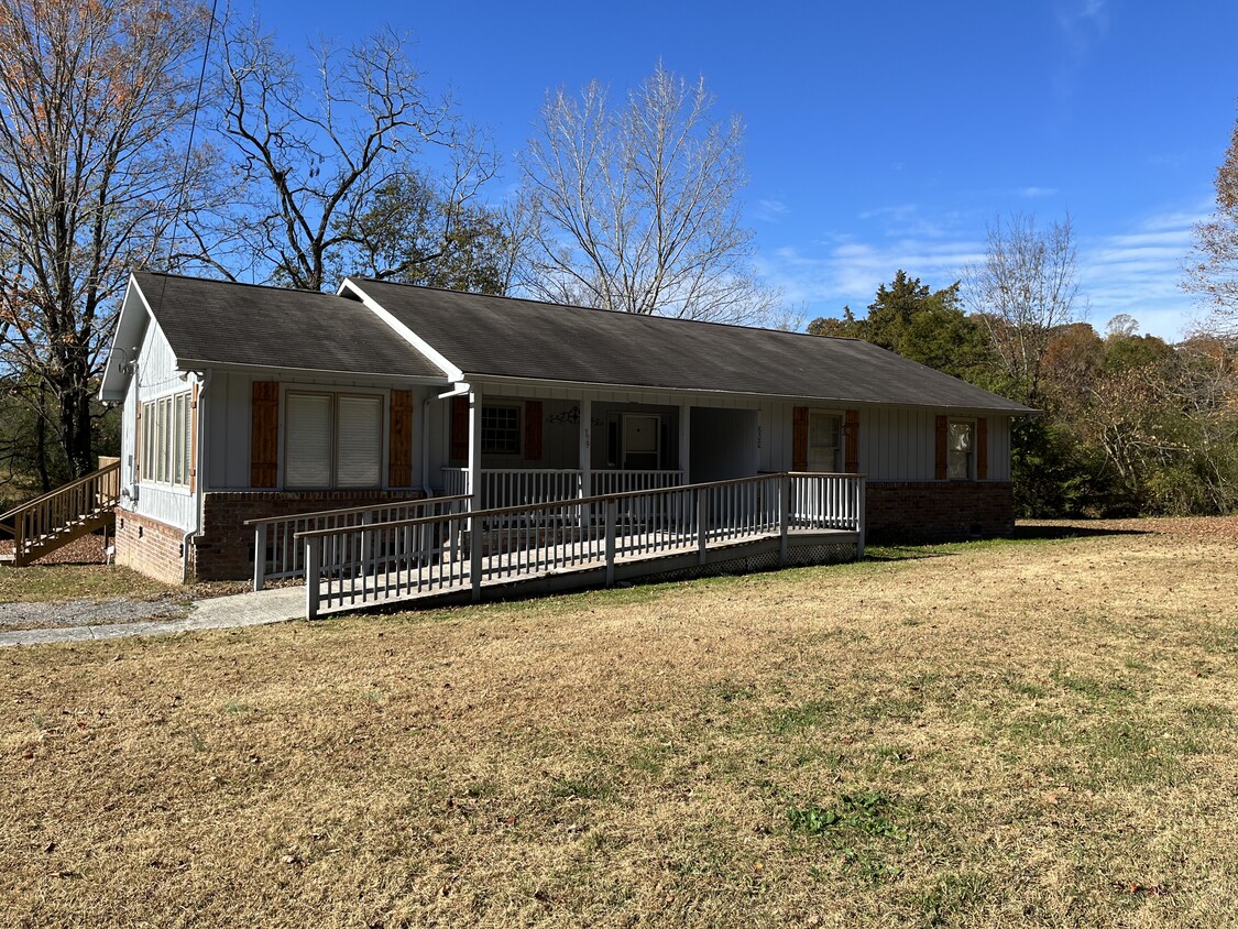 front of house - 759 Sulphur Springs Rd