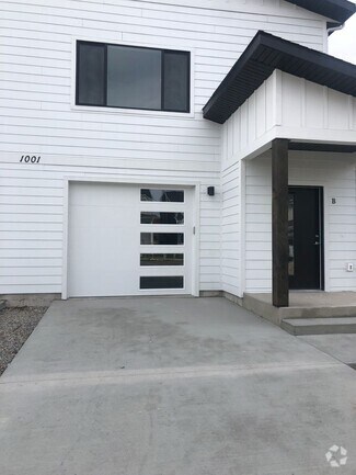 Building Photo - 1001 Abigail Ln