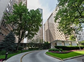 Building Photo - 3950 N Lake Shore Dr