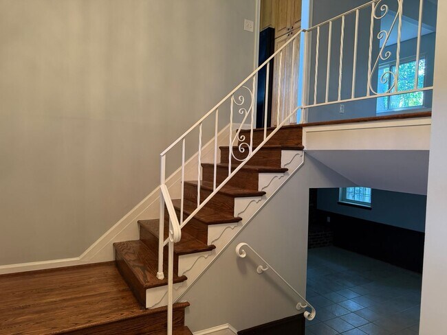 Foto del edificio - 13100 Cabinwood Dr