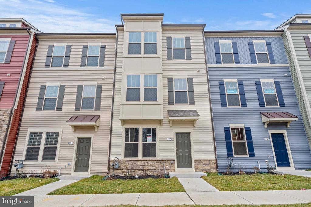 Primary Photo - 1725 Evansberry Dr