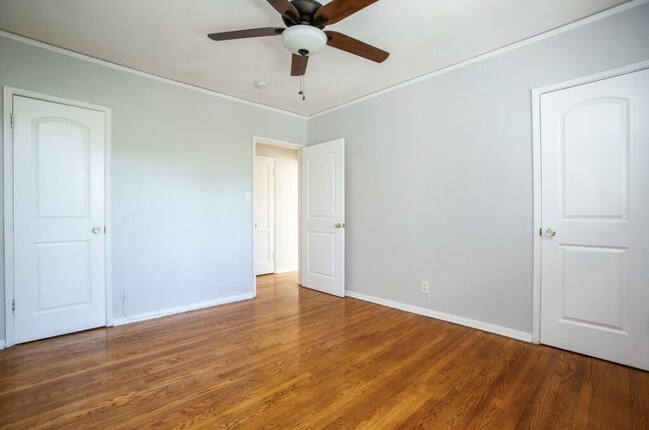 Building Photo - 11283 Camarillo St