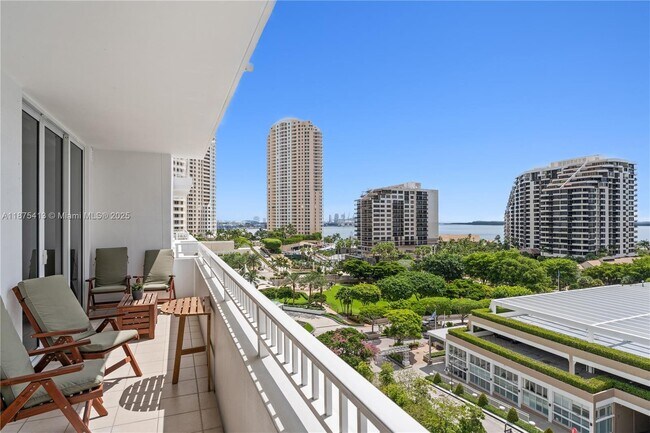 Foto del edificio - 801 Brickell Key Blvd