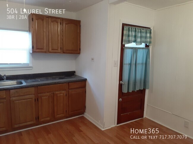 Building Photo - Rare 3 Bedroom Home in Minersville!