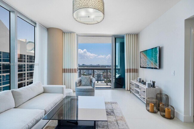 Foto del edificio - 6899 Collins Ave