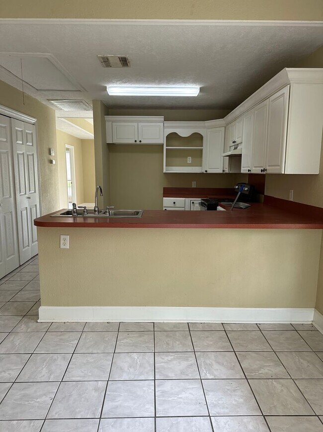 Foto del edificio - HOME FOR RENT | Lake Charles