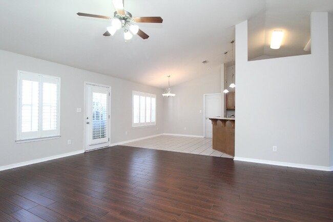 Building Photo - Updated 4BR Home Near NAS - Split Floor Pl...