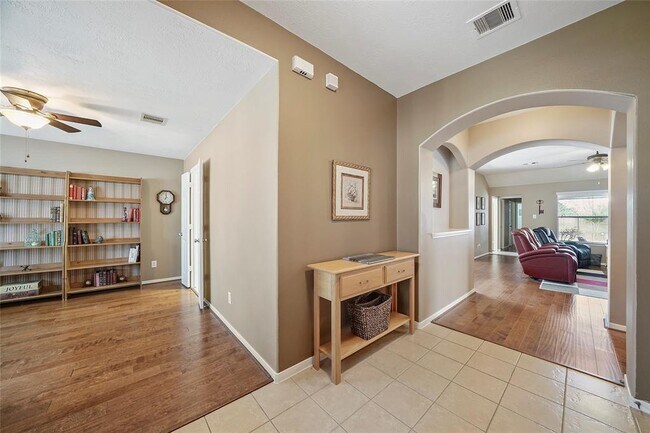 Building Photo - 5412 Summer Spring Ln