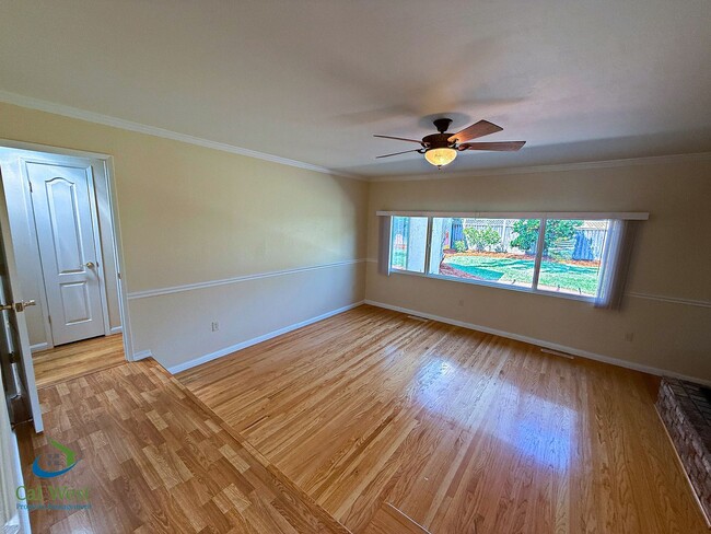 Building Photo - 5331 Rimwood Dr