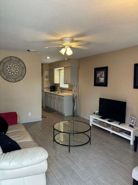 Foto del edificio - 7318 Dearborn St