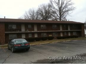Primary Photo - 704-720 E Poplar