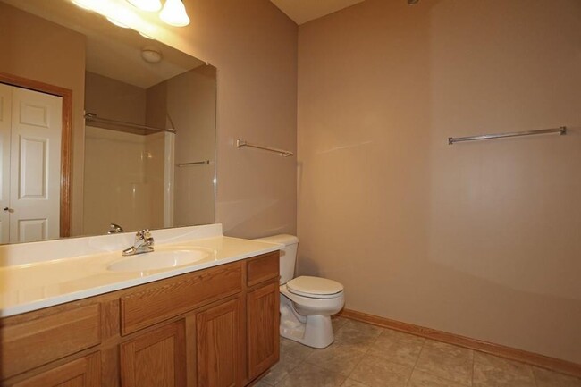 Building Photo - 2323 E Porter Avenue #86