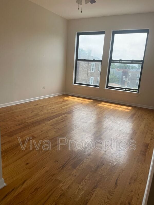 Building Photo - 4058 W Armitage Ave