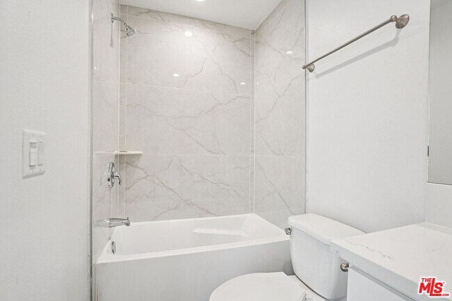Foto del edificio - 312 N Coronado St