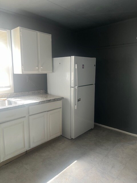 Foto del edificio - 4694 Kirby Ave