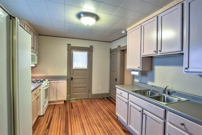 Foto del edificio - 1218 Jenifer St