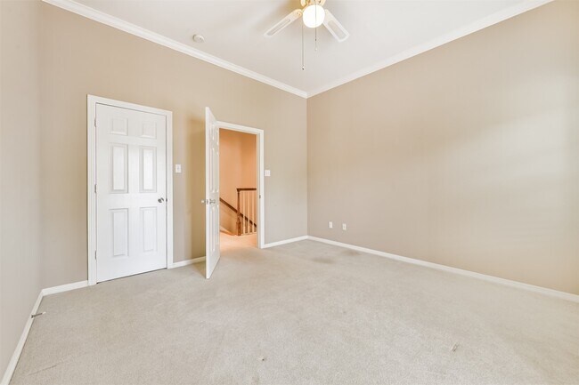 Building Photo - 5023 Nolda St