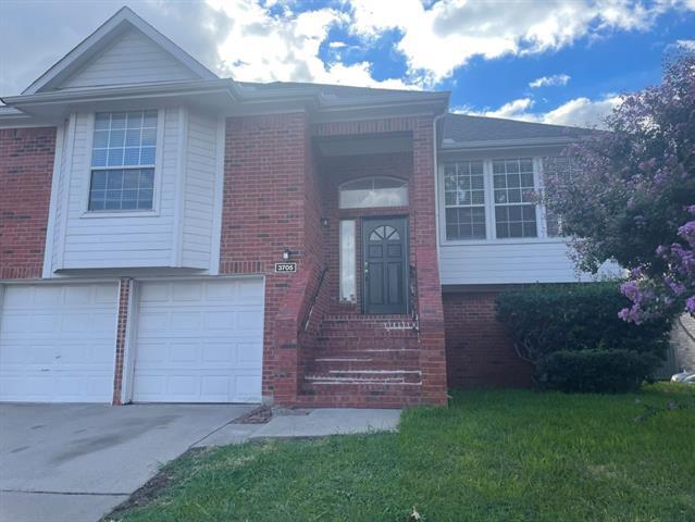 Primary Photo - 3705 Promenade Dr