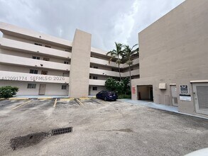 Building Photo - 6091 W 22nd Ct
