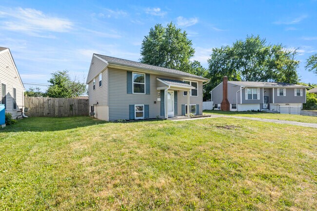 Front left - 3161 Kenray Dr
