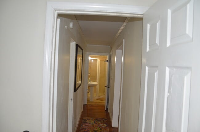 Building Photo - 115 Phipps St