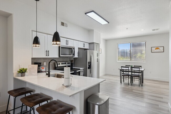 Foto del edificio - 6610 N 93rd Ave