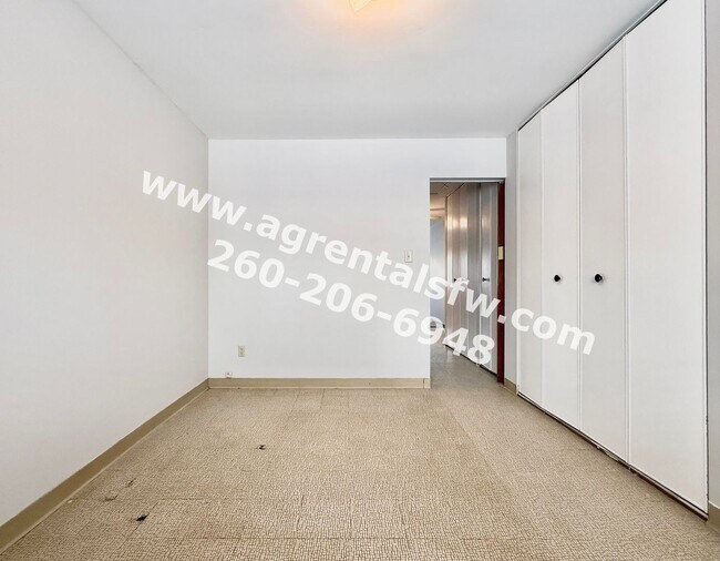 Foto del edificio - 901-931 West Brookwood Court