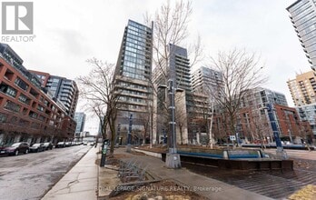 Building Photo - 36 Lisgar St