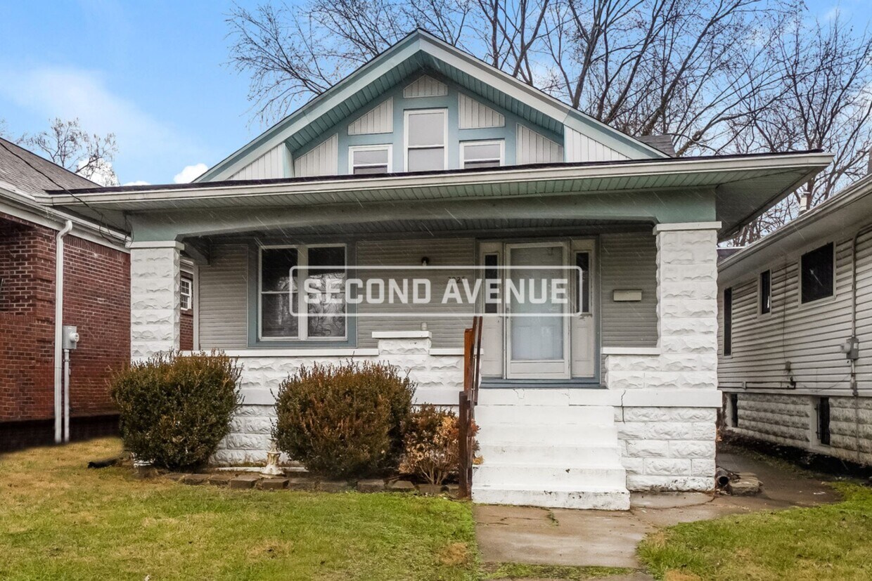 Primary Photo - 3225 Grand Ave