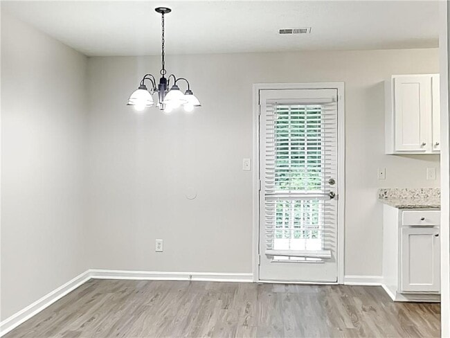 Foto del edificio - 244 Hale Haven Dr