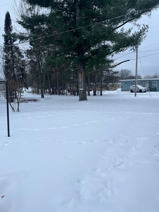 Foto del edificio - Click the “Apply Now” button or email wapmrentals@gmail.com for a prompt response.