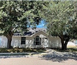 Building Photo - 9 La Mancha Dr