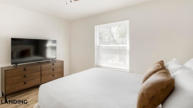 Foto del edificio - 1225 E Pleasant Run Rd