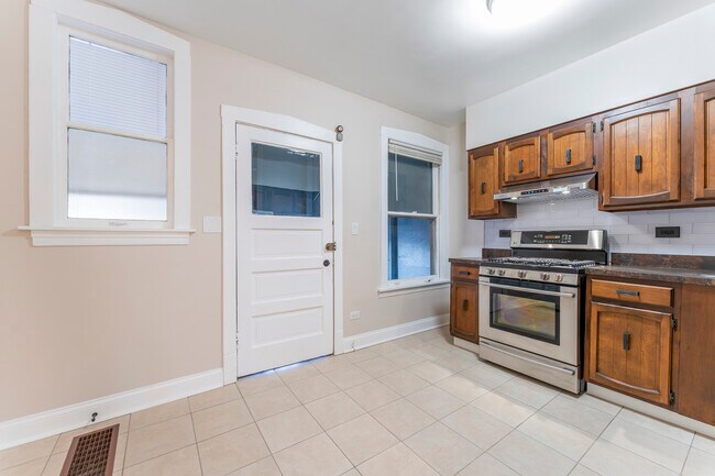 Foto del edificio - 1246 N Monitor Ave