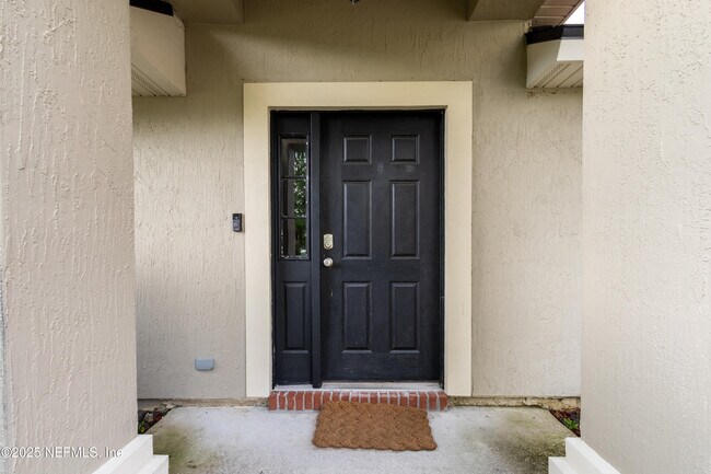 Foto del edificio - 1341 Grey Feather Ln