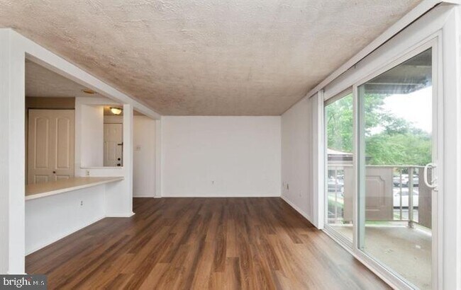 Foto del edificio - 4400G Groombridge Way