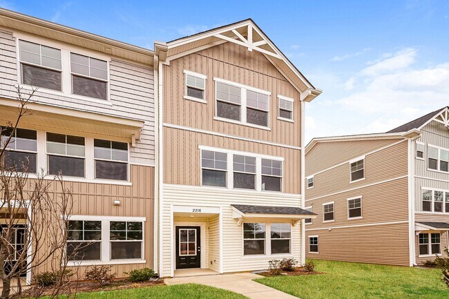Foto del edificio - FIRST MONTH FREE -  3BR/3.5BA brand new townhome with 1-car garage near Downtown Mooresville.