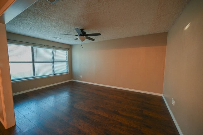 Building Photo - 103 Boca Vista