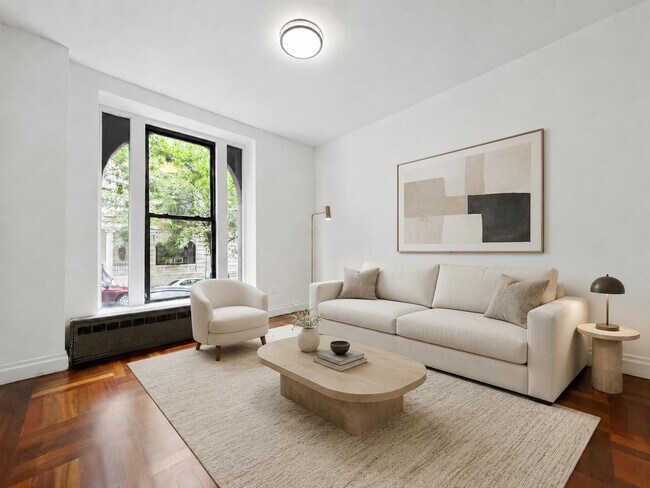 Building Photo - 607 W 137th St