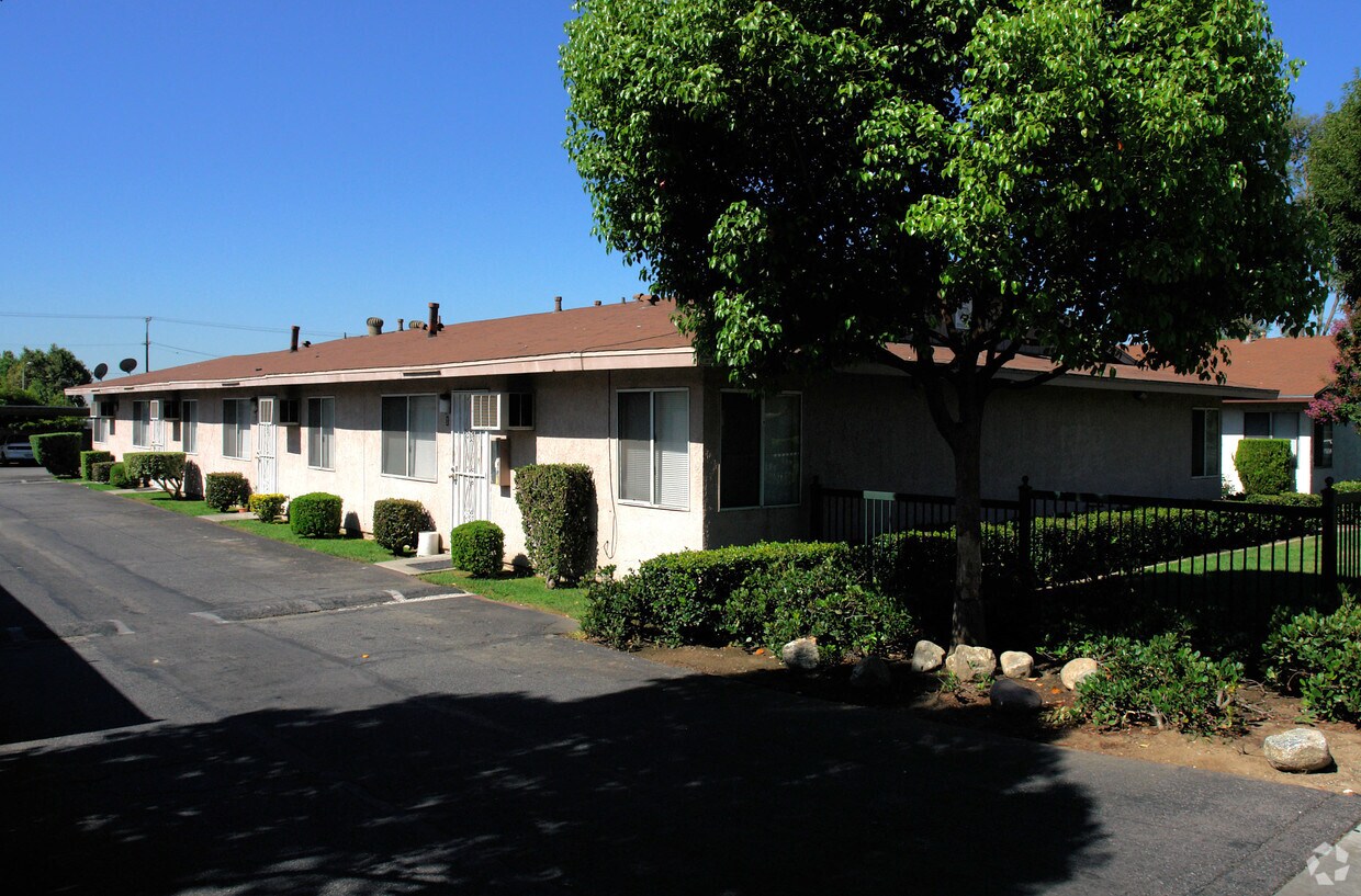 Building Photo - 1345 W Stoneridge Ct