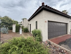 Building Photo - 2290 N Camino De Esperanto
